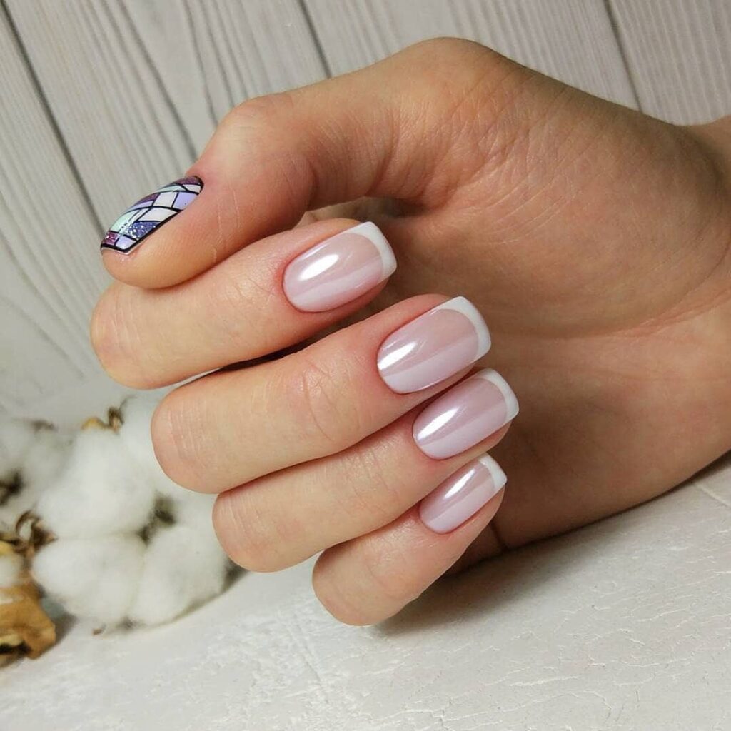 Молочный френч с дизайном Втирка