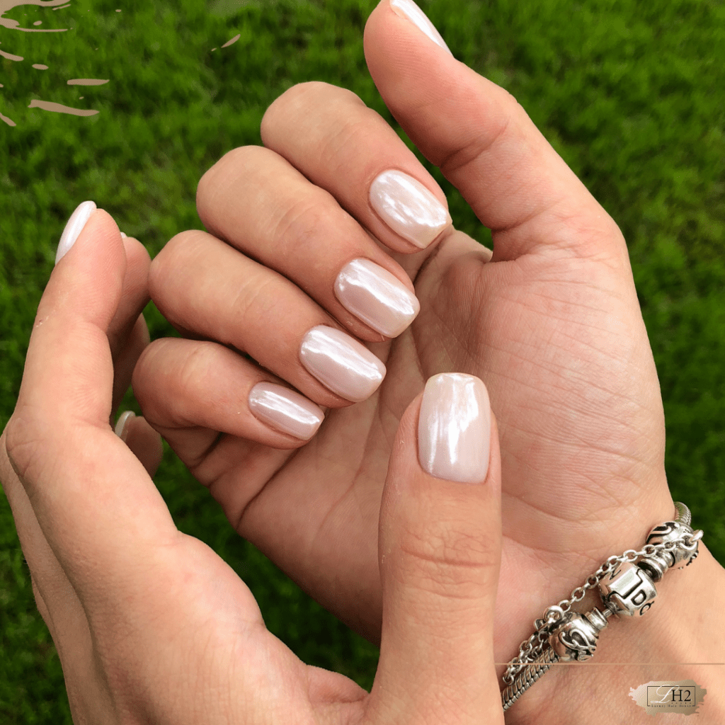 Молочный френч с дизайном Втирка