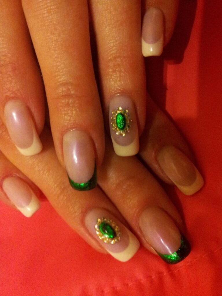 Цветной молочный френч Зелёный и неоновый