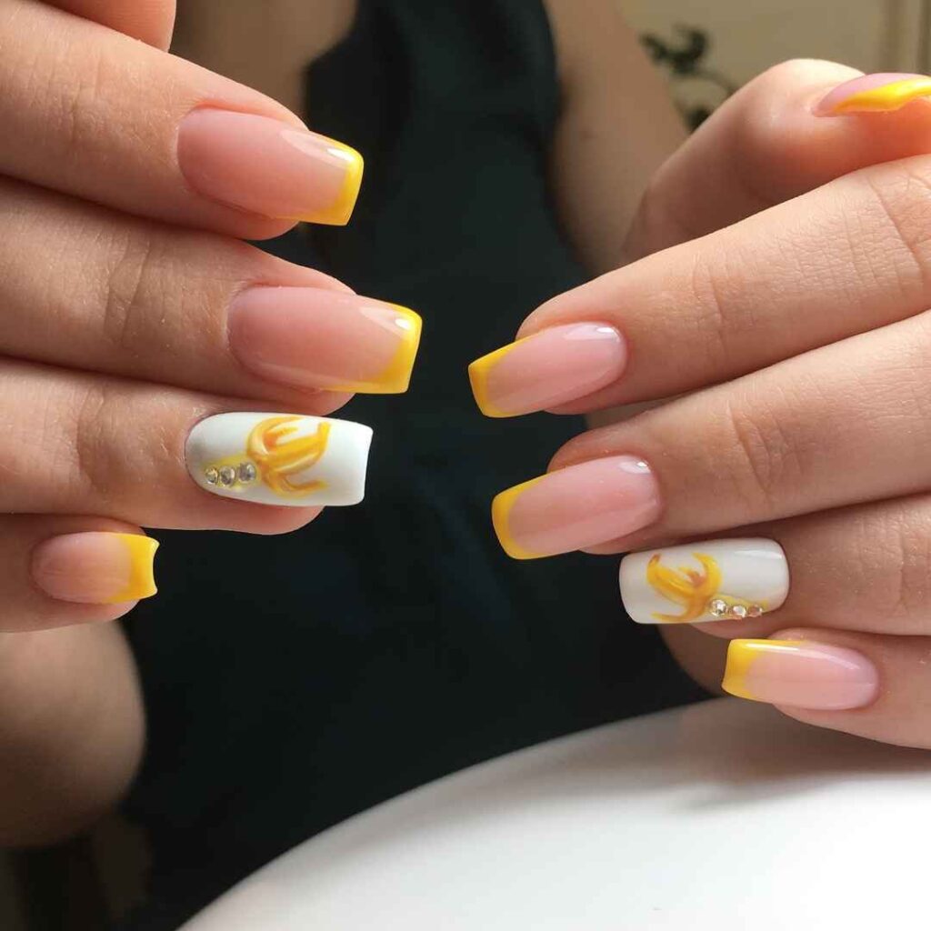 Цветной молочный френч Жёлтый