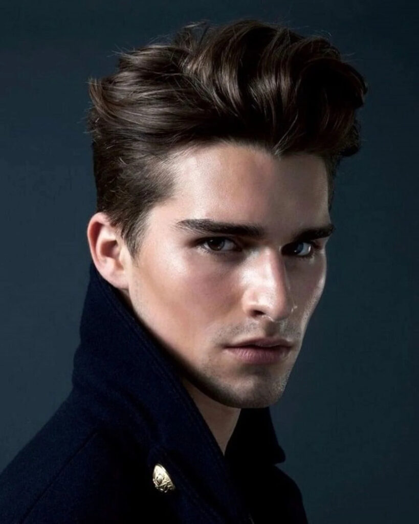 Фото модных мужских причёсок на средние волосы